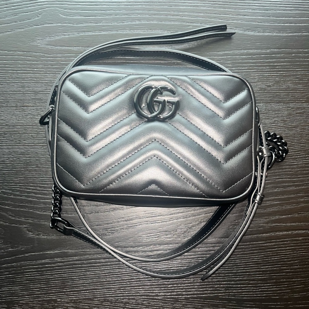 Gucci Matelassé Monochrome Small GG
Marmont Chain Shoulder Bag Black